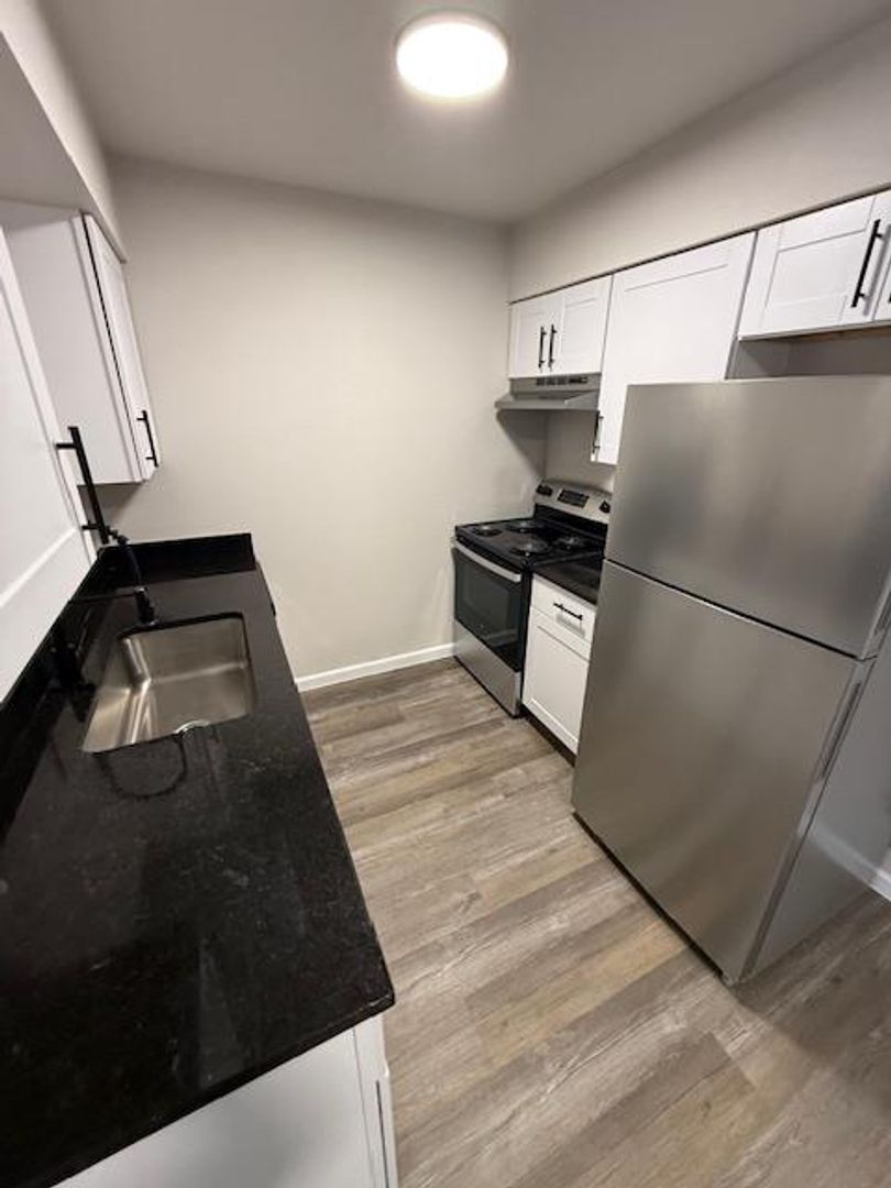 Tulsa Apartment: 3272 S Lakewood Ave