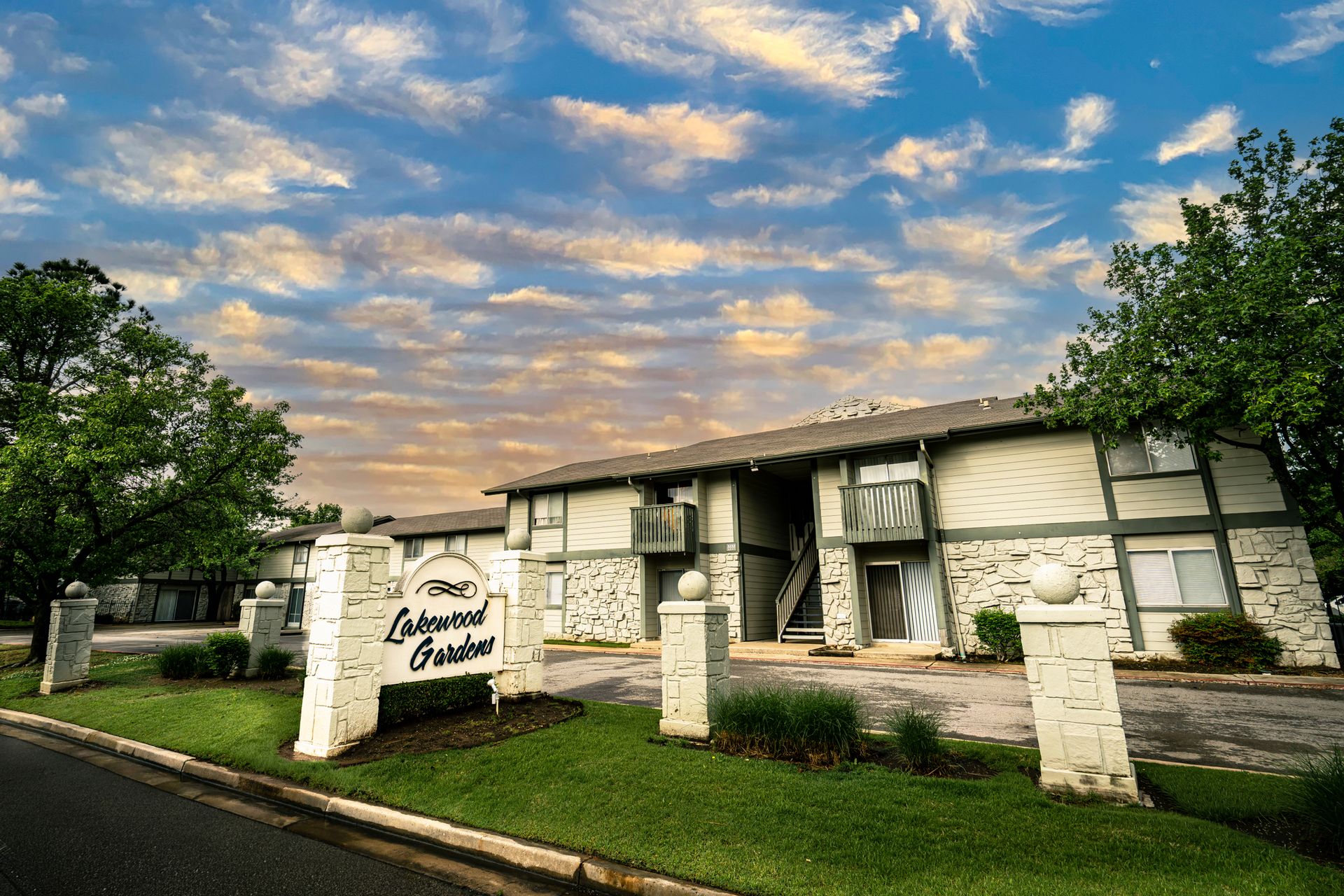 Tulsa Apartment: 3272 S Lakewood Ave