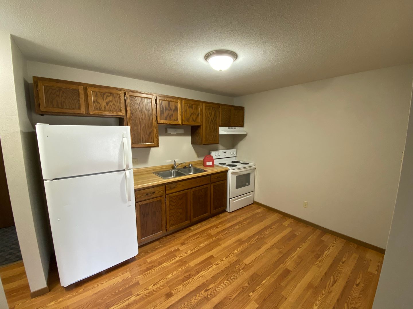 East Grand Forks Apartment: 1720 5TH Ave NE