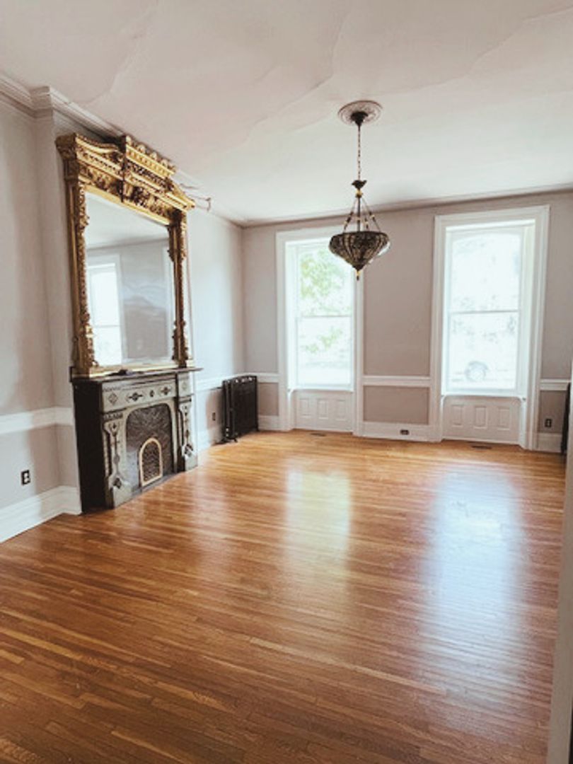 York Apartment: 327 E Market Street