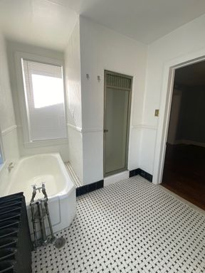2 Bedroom - 1 Bath – photo 1