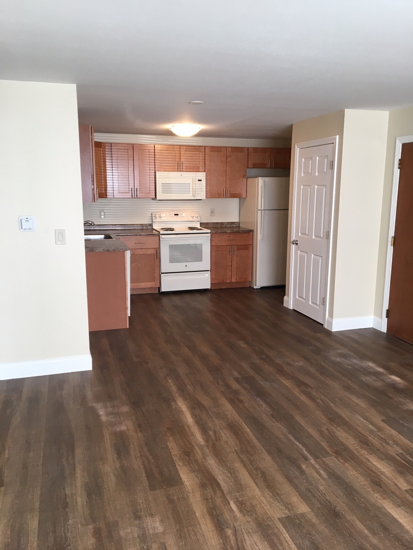Hampton Apartment: 698 Lafayette Road