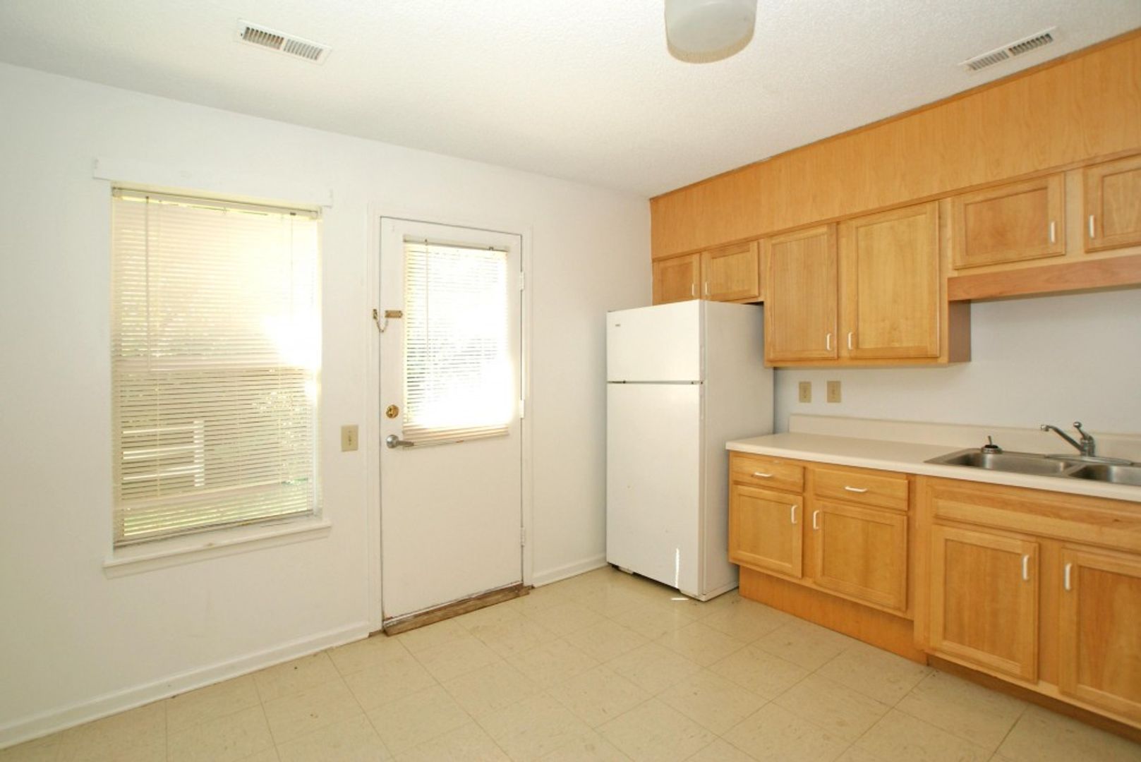 Conway Apartment: 400 Wood Ct