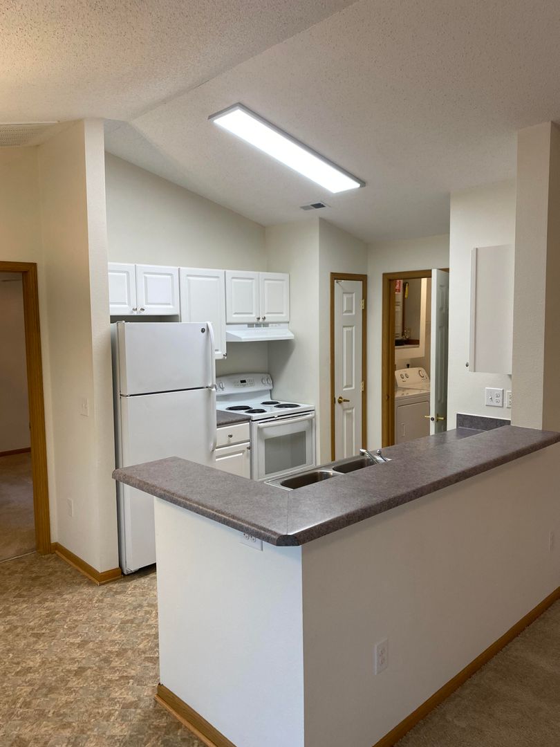 Pella Apartment: 340 East 13th Street