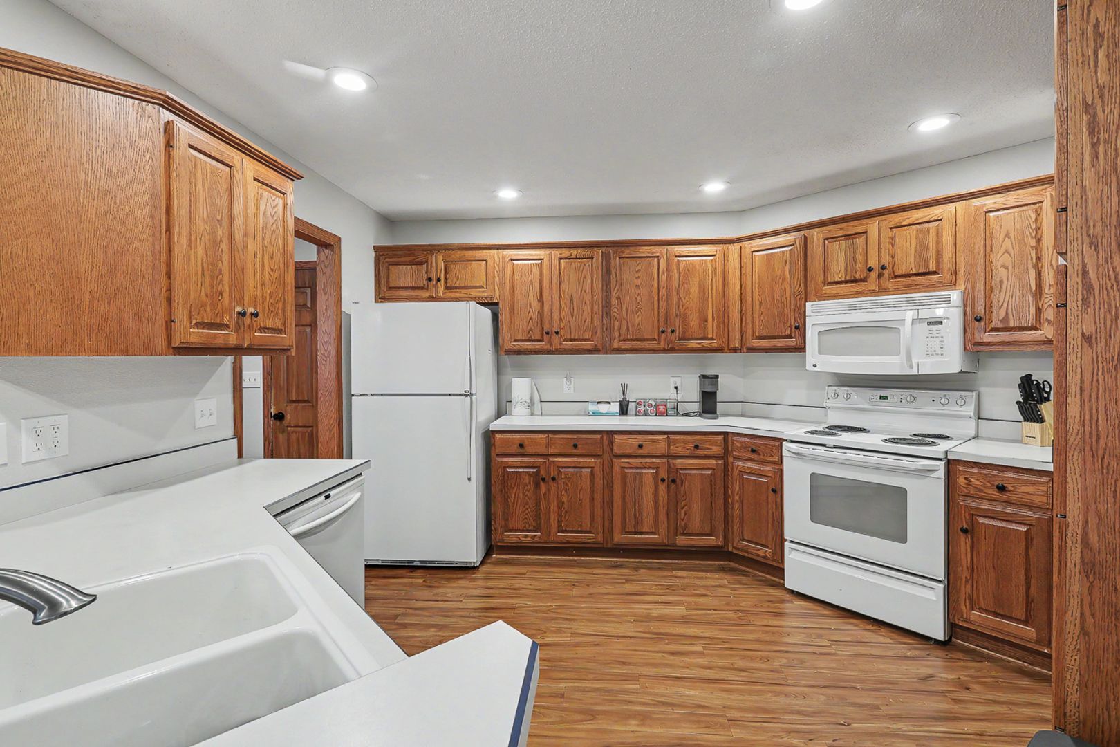 Pella House: 612 Bos Landen Drive Unit 5A