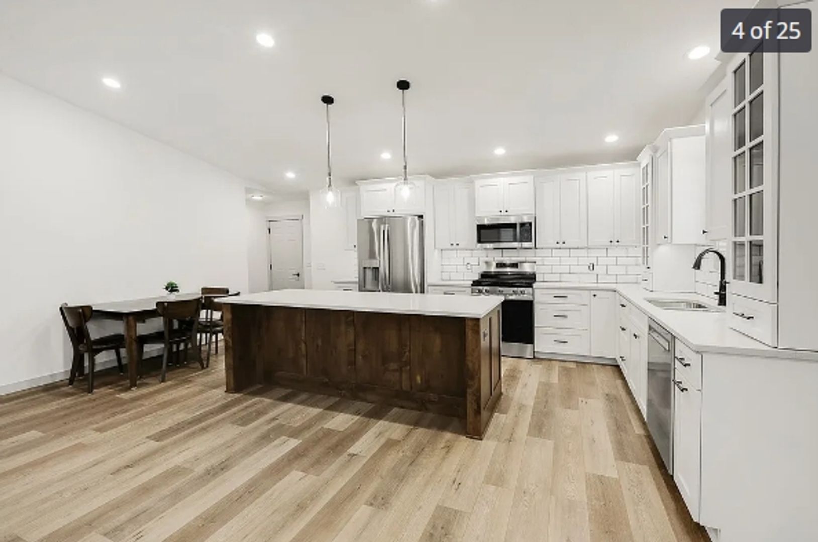 Pella House: 1009 East 6th Street