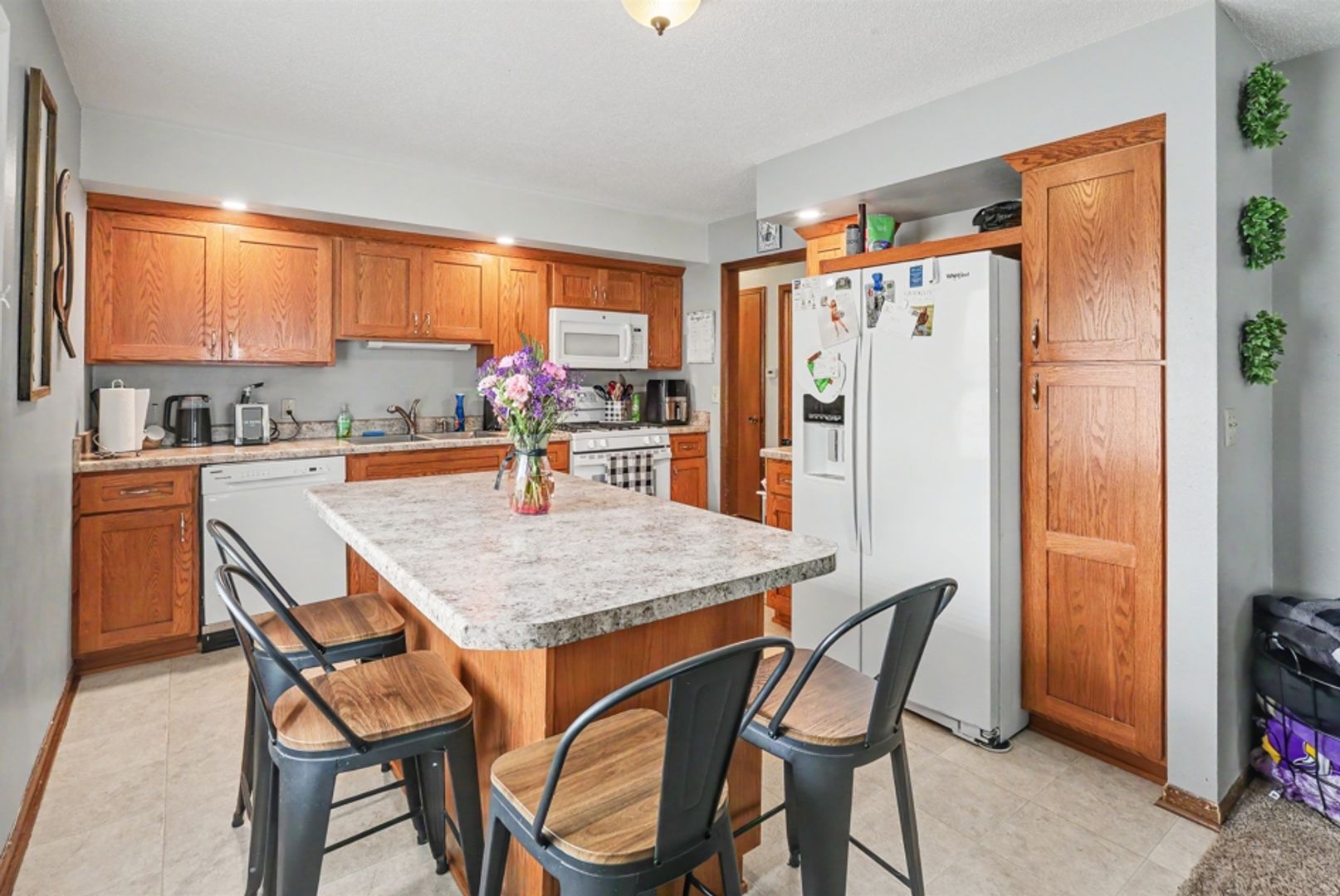 Pella House: 70 Brook Circle