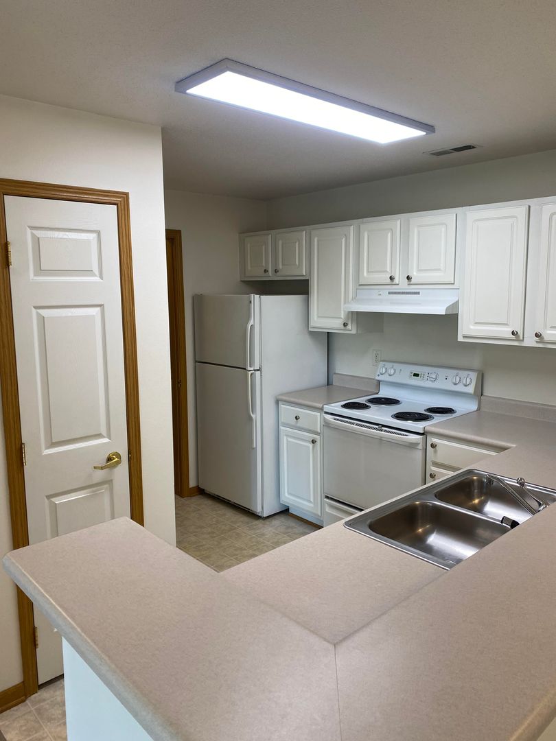 Pella Apartment: 340 East 13th Street