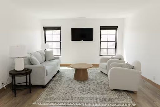 Rent; 1 bed unit - Monthly Rental, Short-Term Lease Option – photo 1