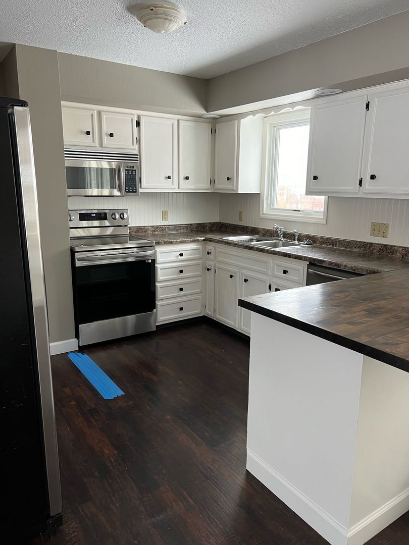 Pella House: 315 Prairie Street