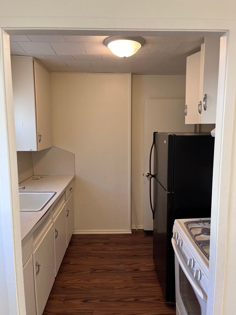 Waverly Apartment: 702 - 740 River Park Dr.