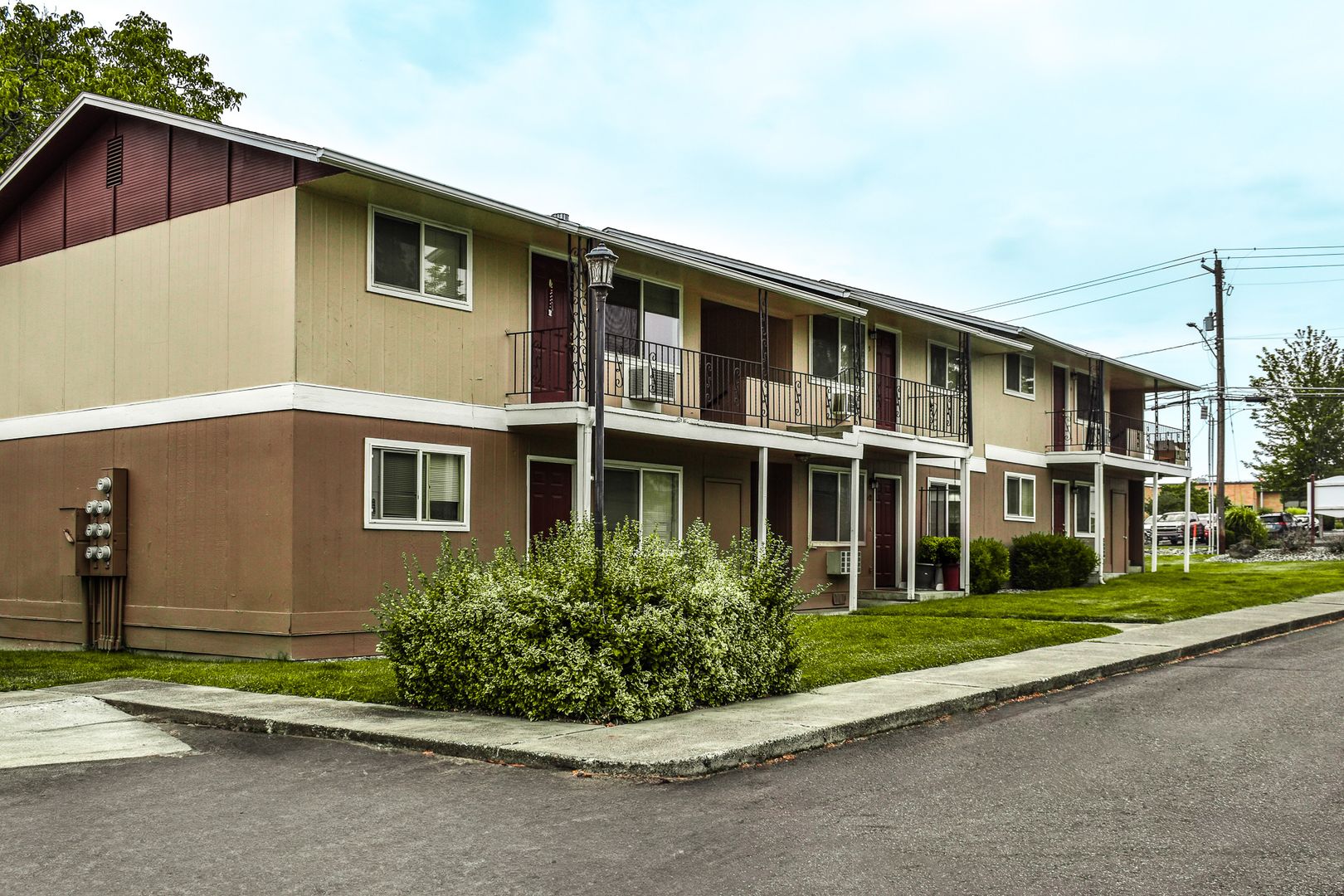 Clarkston Apartment: 1222 Highland Ave