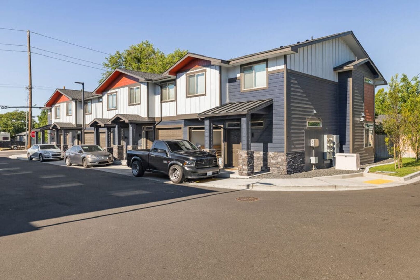 Kennewick Townhome: 911 W Entiat St