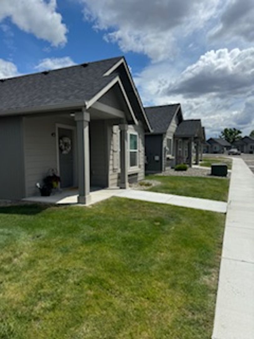 Clarkston Apartment: 1600 Dustan Loop