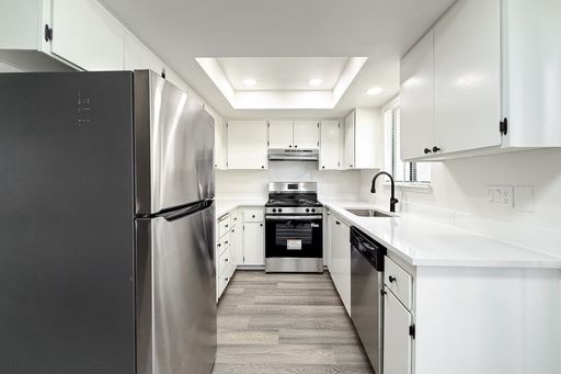 ** THIRD MONTH FREE ** Renovated 2-Bedroom Apartment With Assigned Parking in Kennewick – photo 1