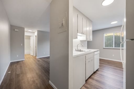 ** 2 MONTHS FREE ** Juniper Apartments: Remodeled 1-Bedroom Downstairs Apartment in East Wenatchee