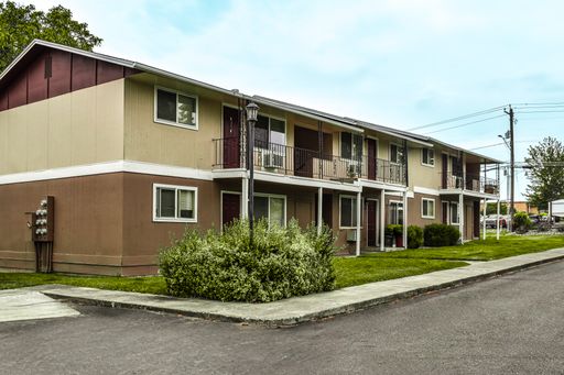 2 bed, 1 bath remodeled unit!