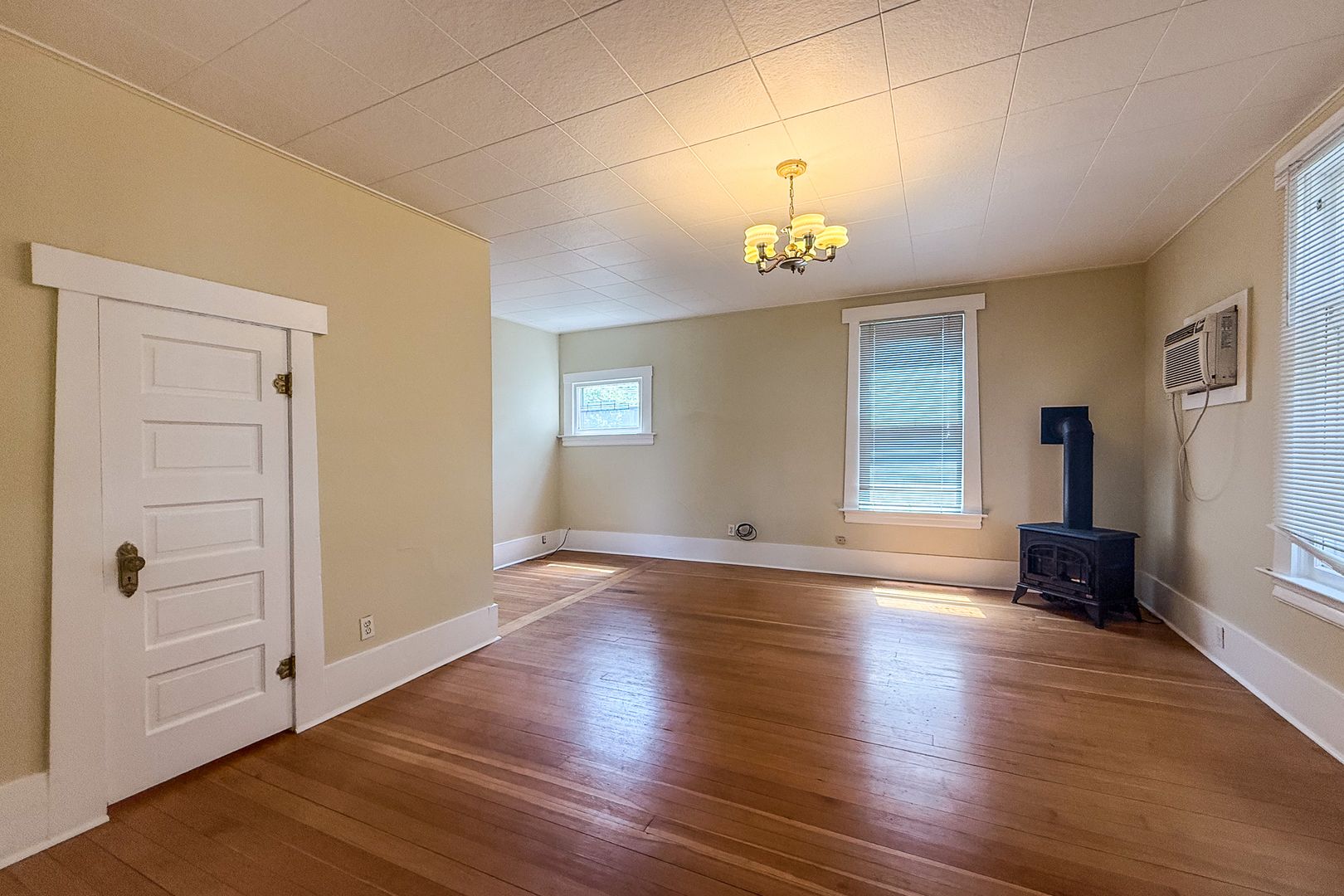 Walla Walla Apartment: 522 E Sumach St