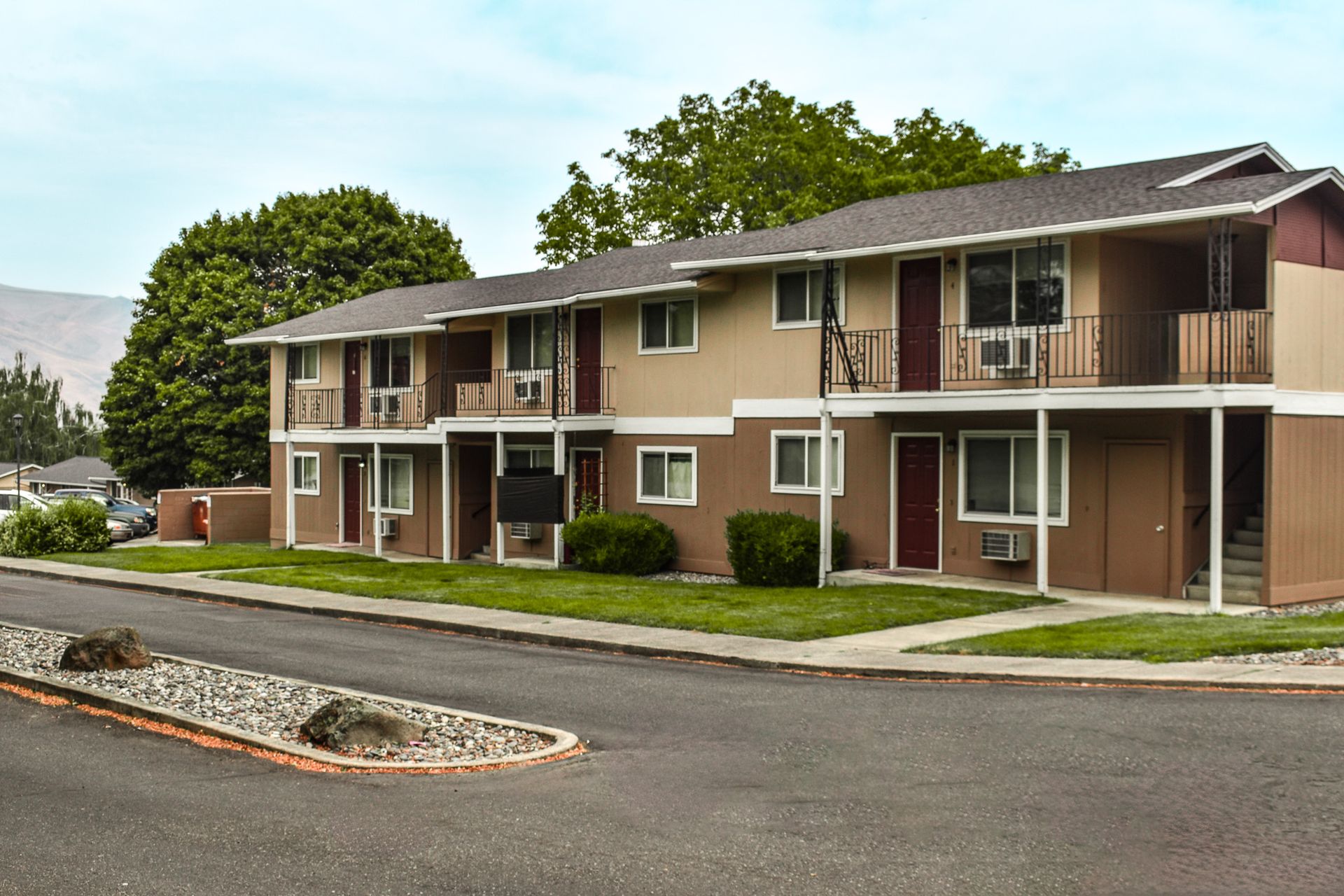 Clarkston Apartment: 1222 Highland Ave