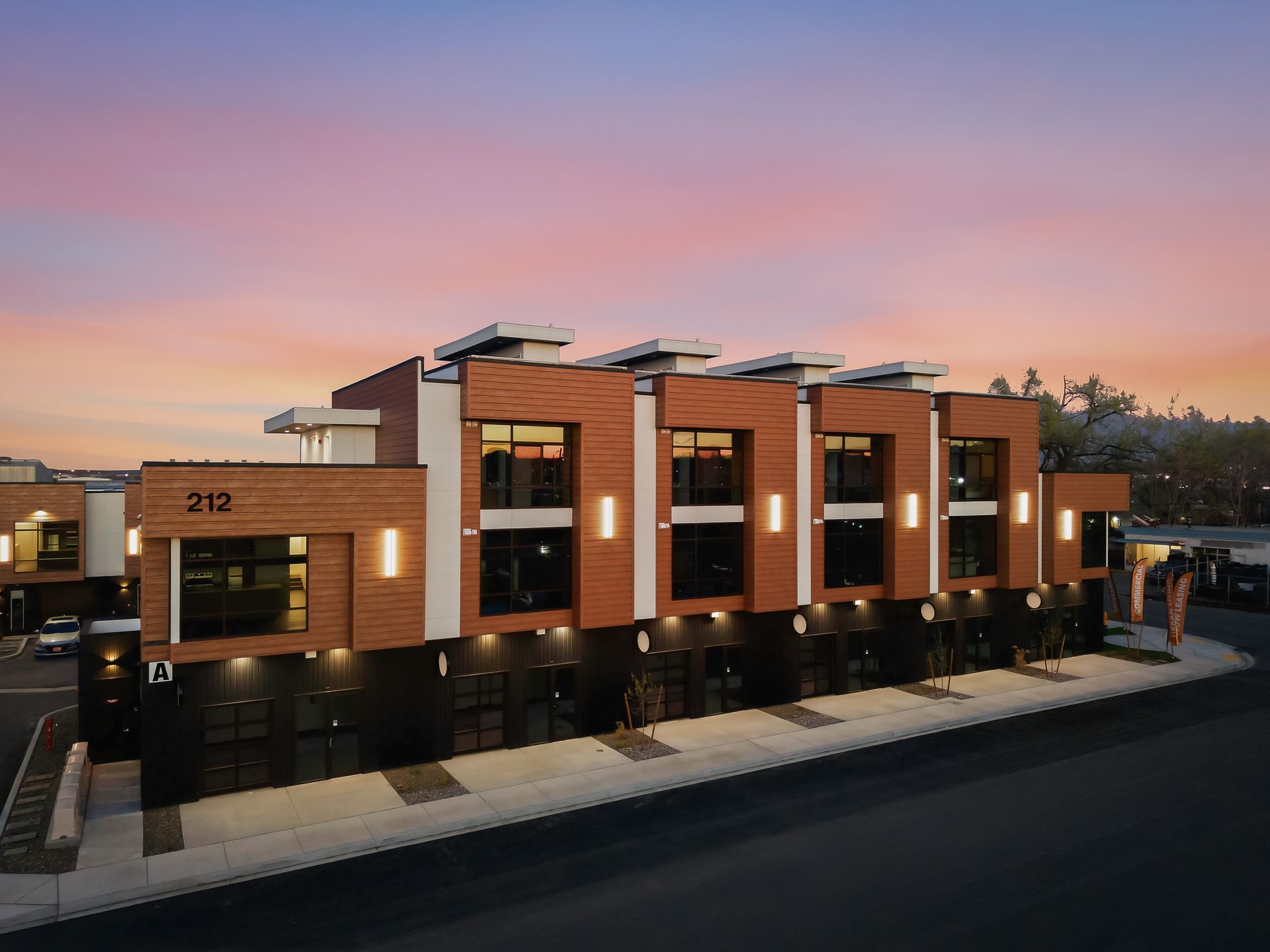 Kennewick Townhome: 212 N Elm St