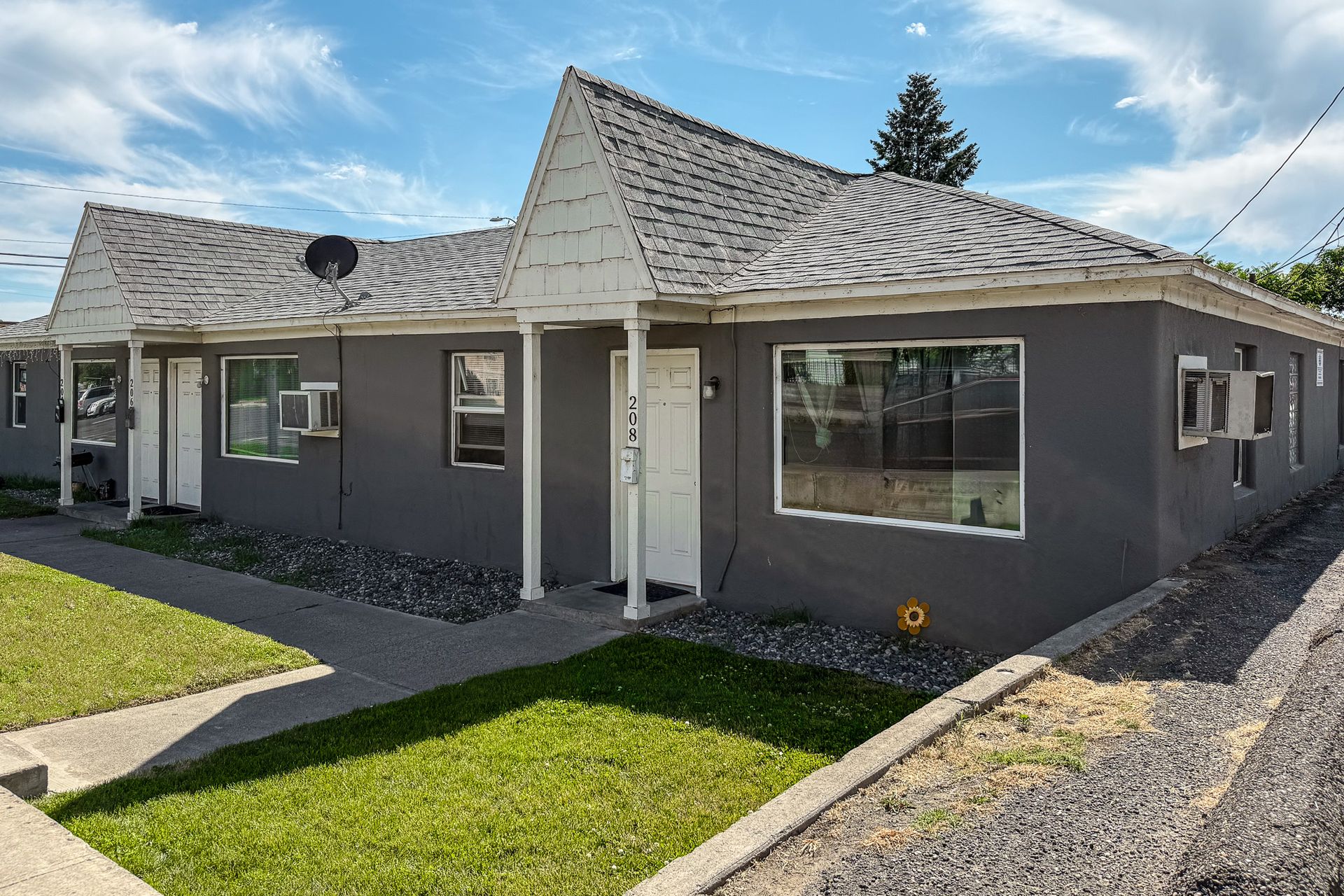 Pasco Apartment: 1601 W Clark St