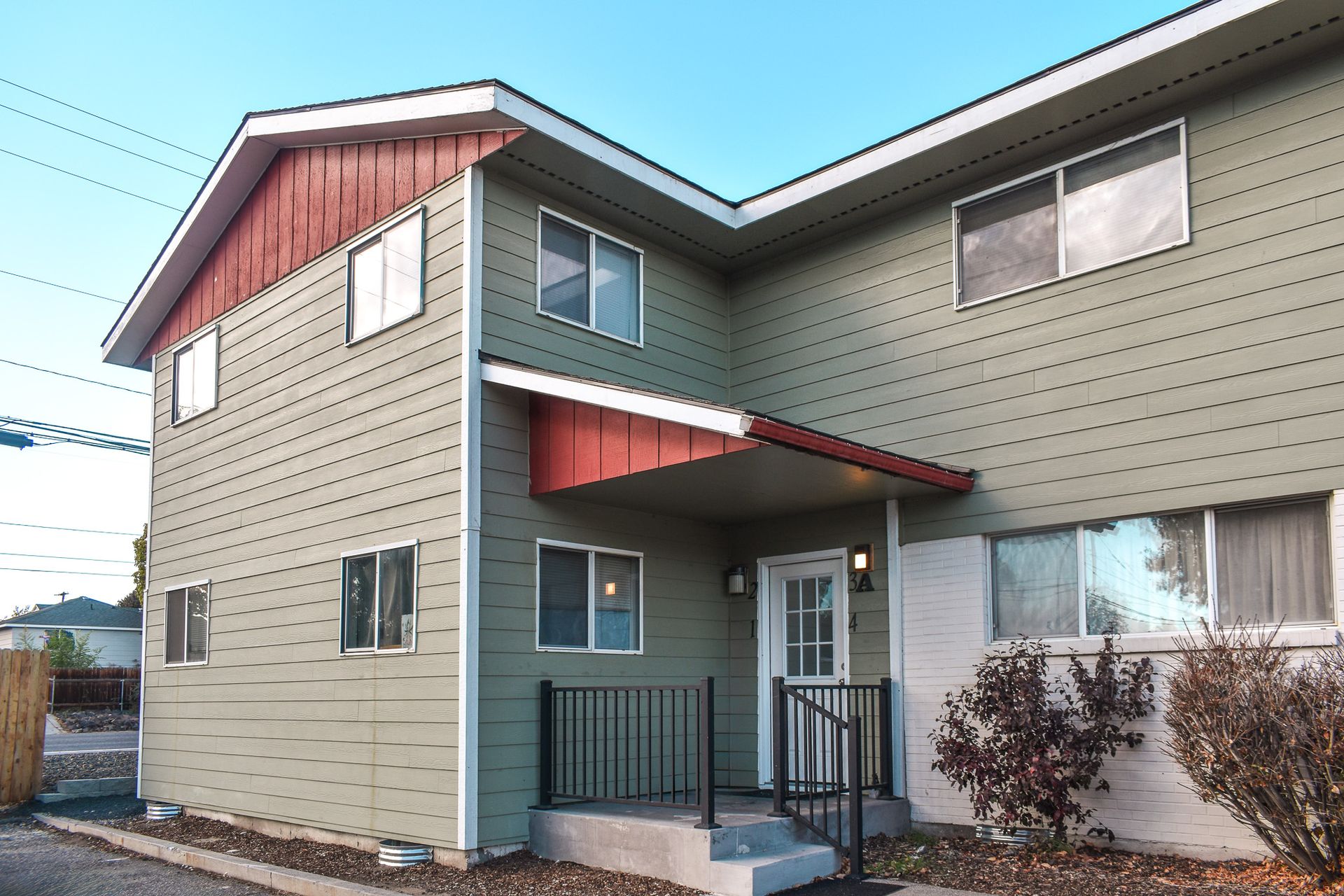 Richland Apartment: 1928 George Washington Way