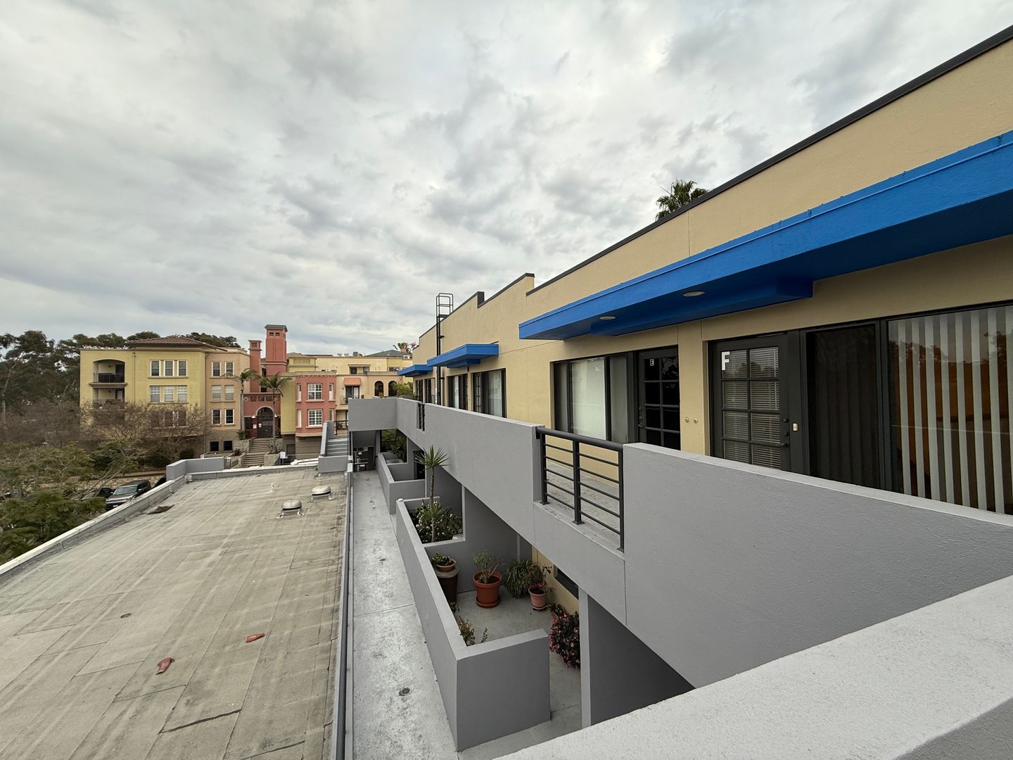 San Diego Apartment: 1090 University Ave