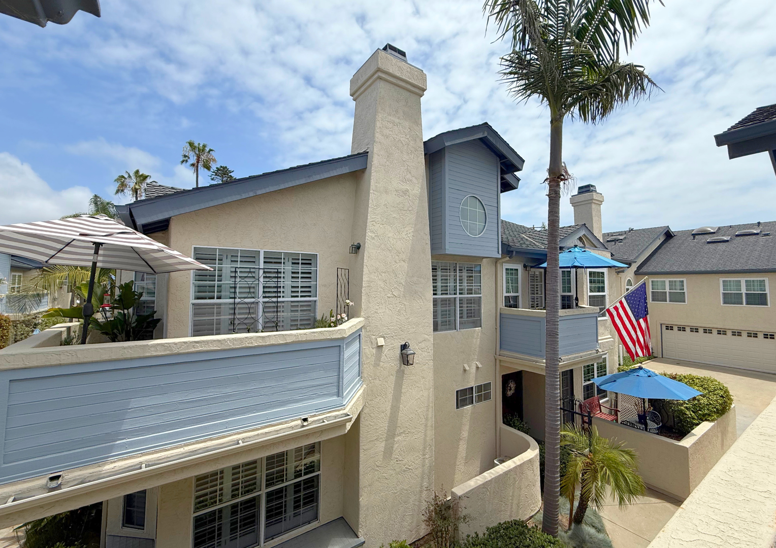Coronado Apartment: 1100 Adella Avenue #6