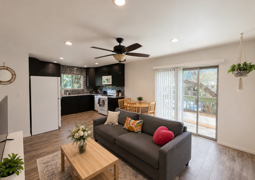Charming North Park 2BR with Updated Kitchen & Laundry – photo 1