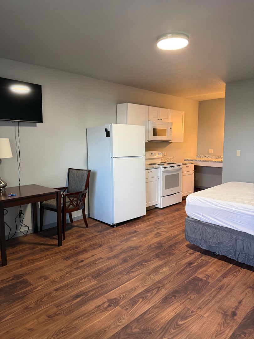 Pendleton Apartment: 74149 Barnhart RD