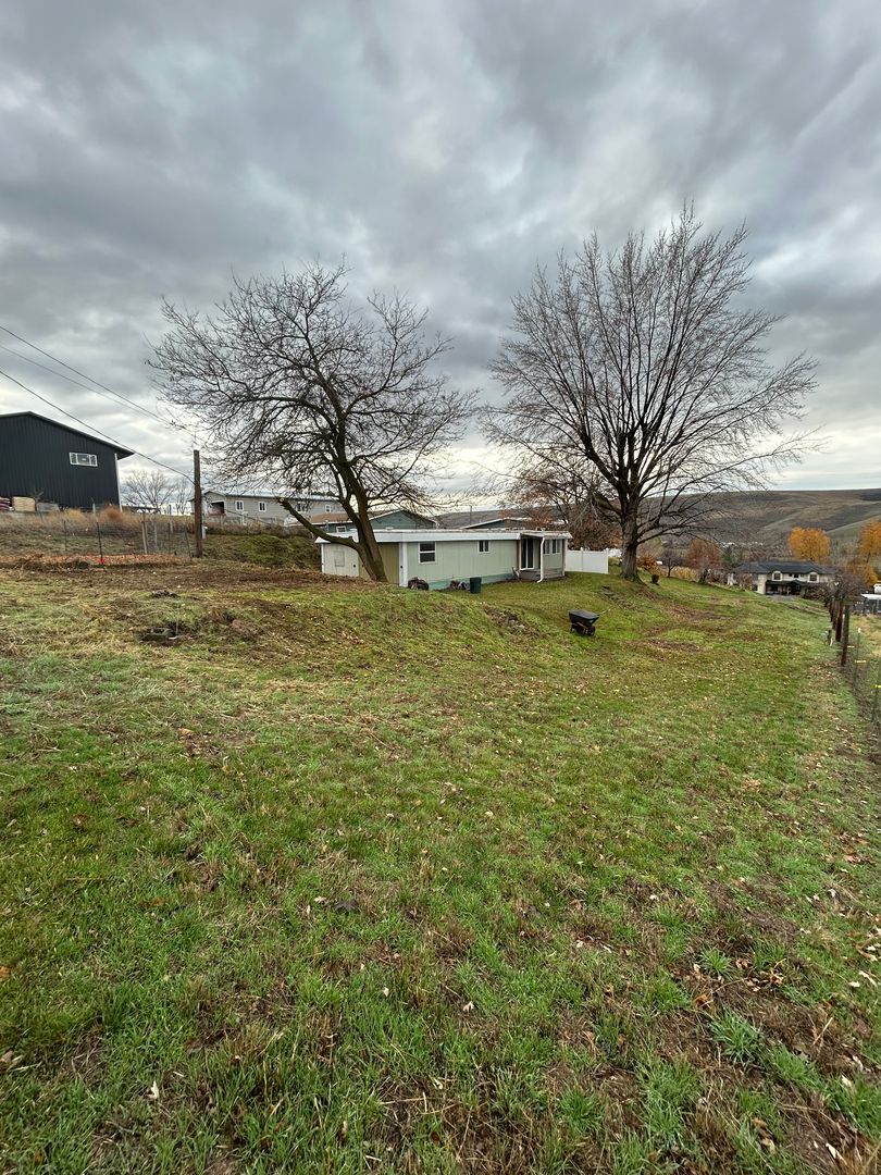 Pendleton House: 644 SW 37th Street