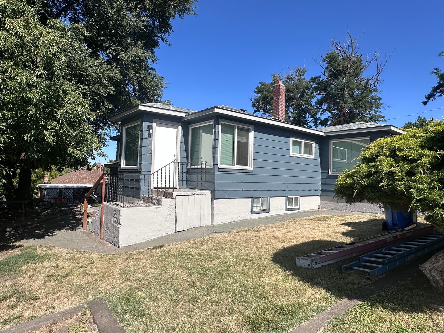PENDLETON House: 702 SE 8th