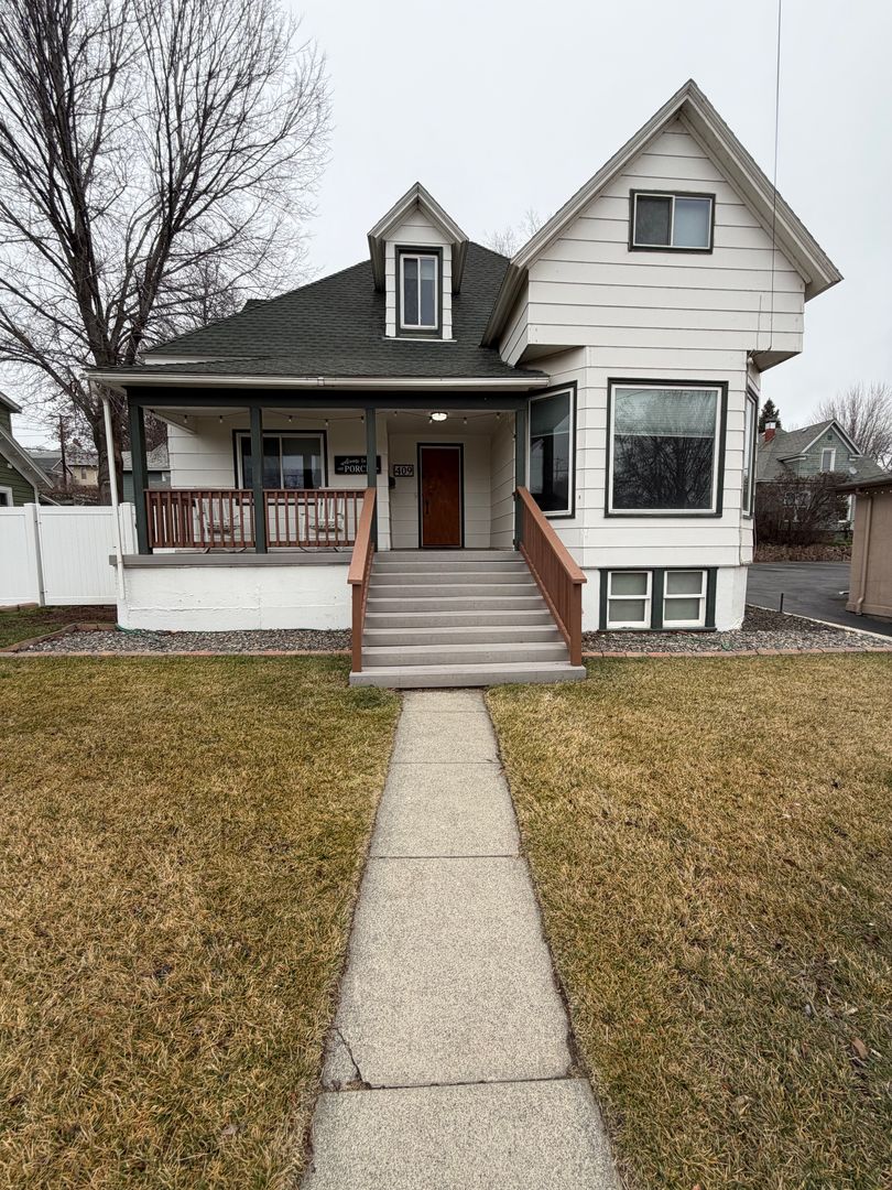 Pendleton House: 409 NW Despain