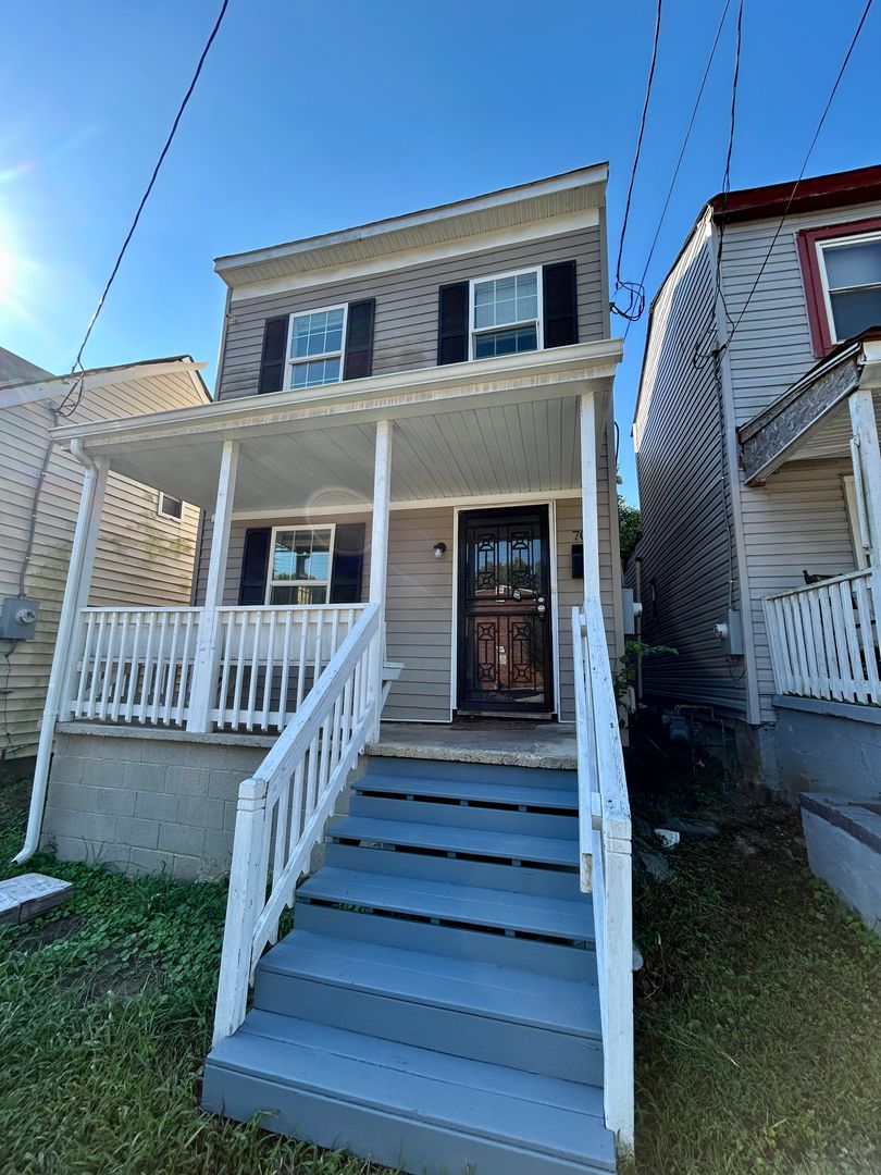 Well-Maintained Single-Family Home in Petersburg!