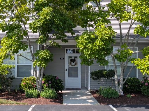 1st Floor Condo in Villages of Bay Crossing