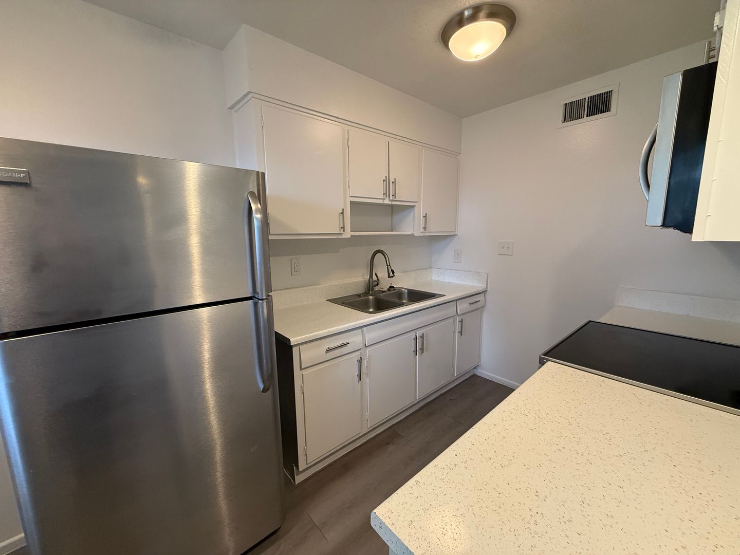Phoenix Apartment: 4101 W Lamar Rd