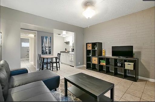 3547 E Van Buren St, 218 – photo 1