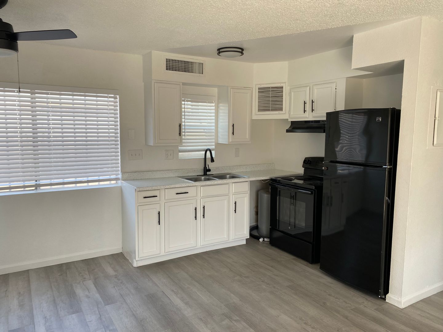 Glendale Condo: 6802 - 6862  N 44th ave