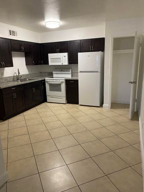 6721 N 25th Drive, #210 – photo 1