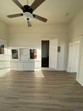 Perfect for USC students- 3 Beds | 2 Baths | Gated Parking Included – photo 1