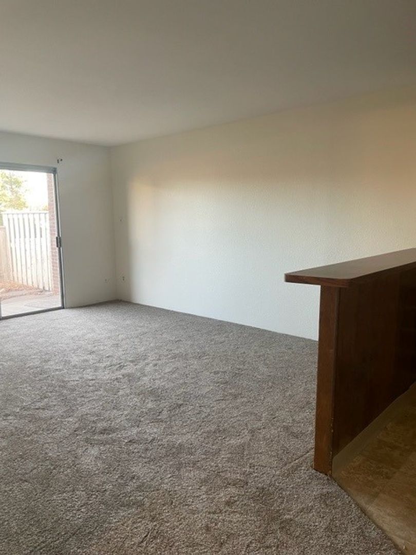 ONE BEDROOM IN GUNBARREL- ALL UTILITIES INCLUDED 5120 Williams Fork Trail #103