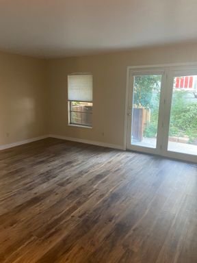 CLose to Pearl St- Downtown- 1111 – photo 1