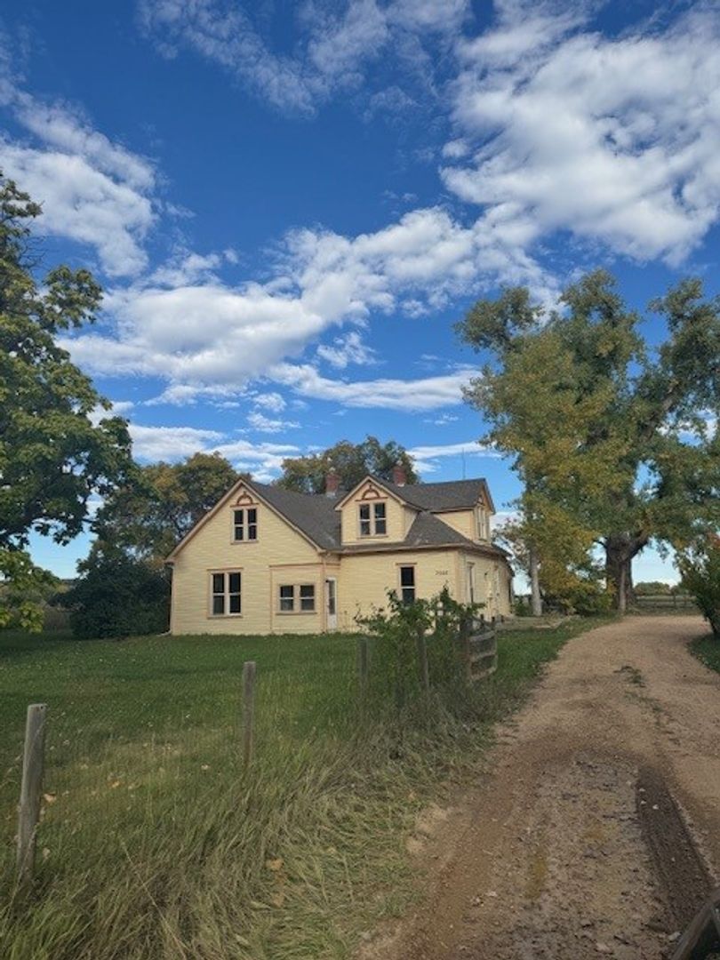 Boulder House: 3986 N 75th St