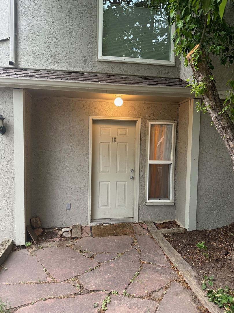 Boulder Condo: 3000 Broadway #16