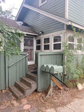 Close to Campus-downtown-2227 – photo 1