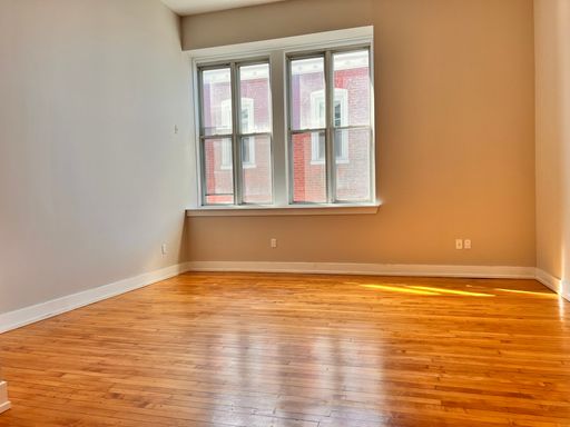 Modern 1 Bed with Hardwood floors, High Ceilings and stainless Steel Appliances. – photo 1