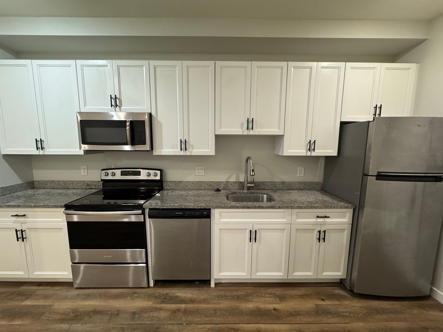 Philadelphia Apartment: 707 N 40th St