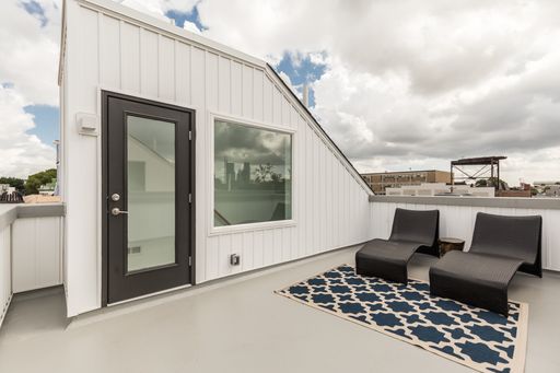 Modern 1 Bedroom 1 Bath with a Private Roof Deck available in Brewery Row! Now Offering 1 Month FREE on a 12 month lease! – photo 1