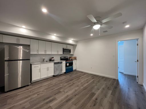 Modern 2 Bedroom Apartment Now Available! – photo 1