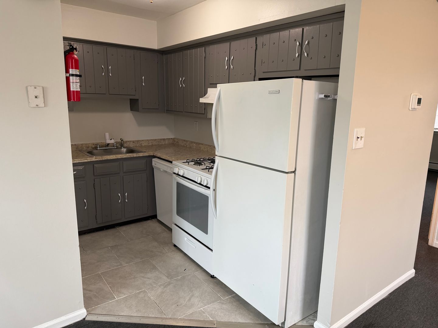 Aston Apartment: 30-32 Thomas Rd